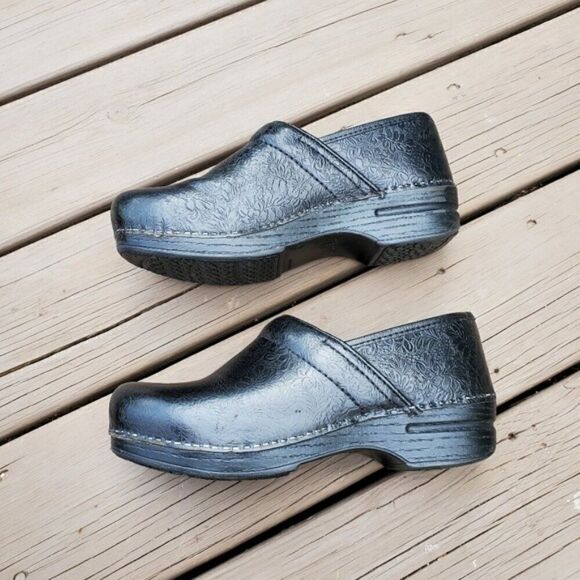 DANSKO XP Black Floral Dainty Flower Tooled Mule Clog Slip On Boho Festival 39 - Picture 3 of 8